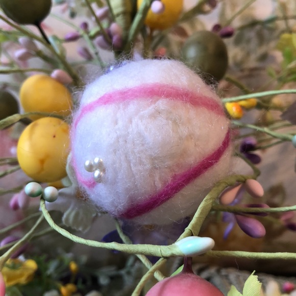 Handmade needle felted Easter egg collectable spring decoration - Picture 5 of 6